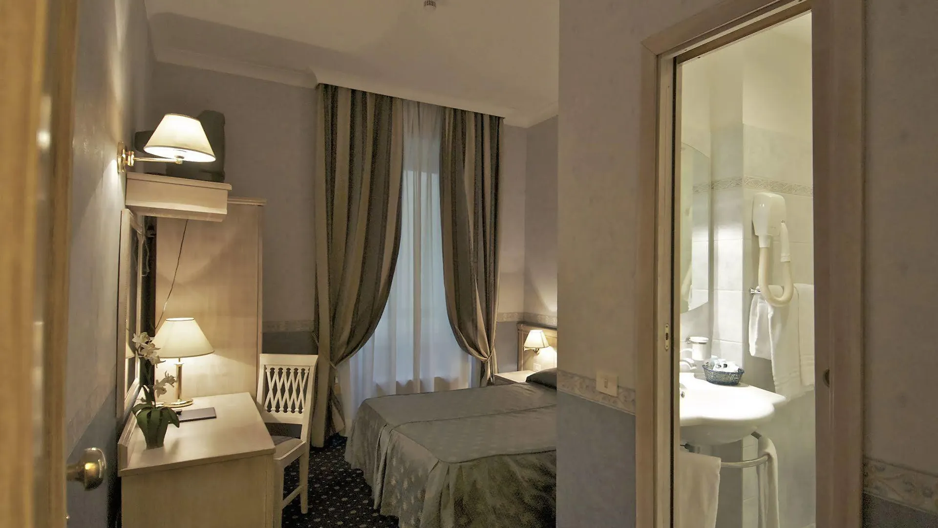 Bed & Breakfast Piccolo Imperiale Bed and Breakfast Rome