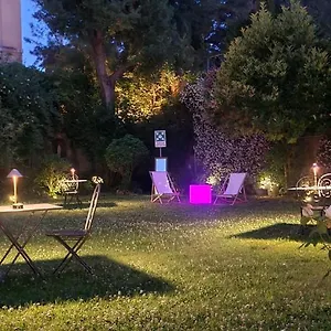 Riari Garden Frühstückspension
